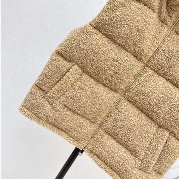 MC 25Ss Lambskin Pullover Down Jacket, brand new and unopened by the owner - Picture 4 of 4